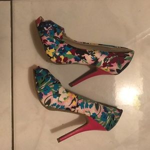 Floral Pumps